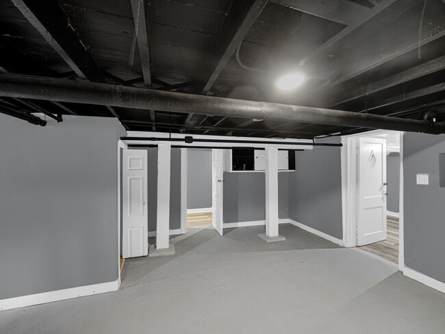 Building Photo - 72 E 136th St