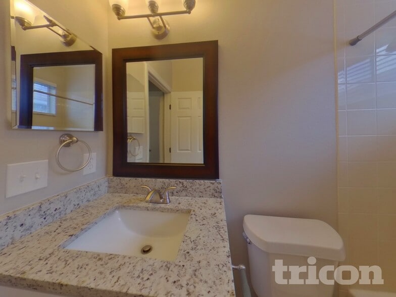 Building Photo - 15821 Pine Lily Ct