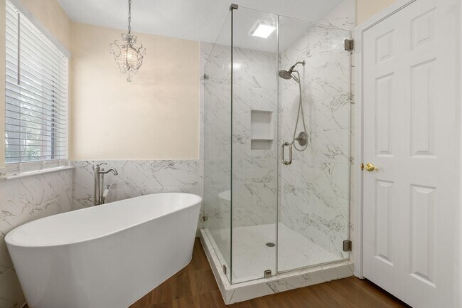 Building Photo - 27 N Queenscliff Cir