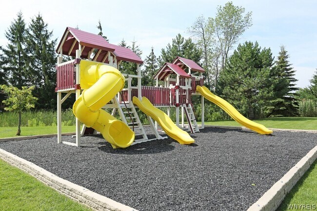 Building Photo - 25 Spring Meadow Dr