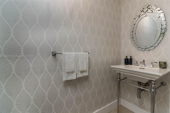 Building Photo - 901 Brickell Key Blvd