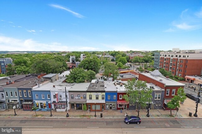 Building Photo - 1402 H St NE