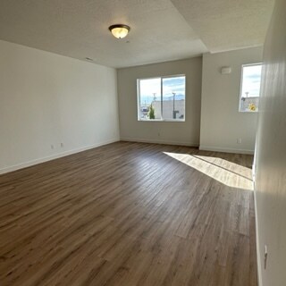 Building Photo - 238 Paramount Ave