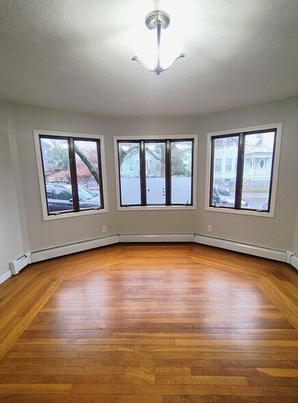 Building Photo - 27 Fremont St