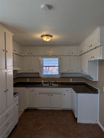 Building Photo - 6912 Chippendale Dr