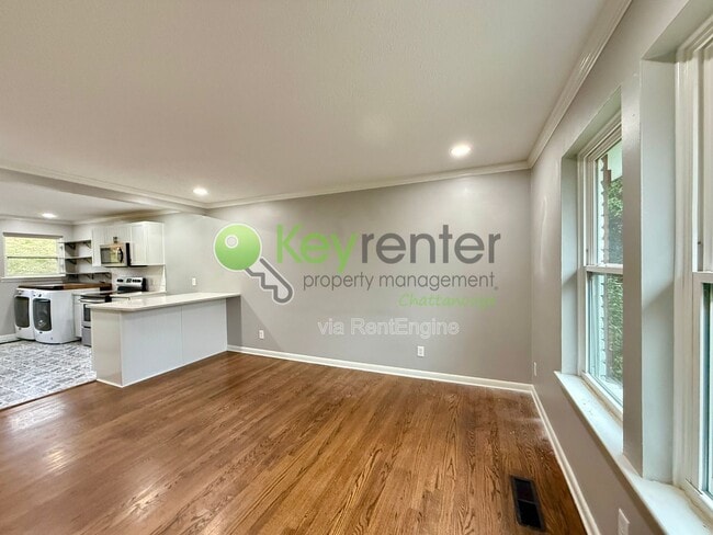 Building Photo - 904 Tremont St