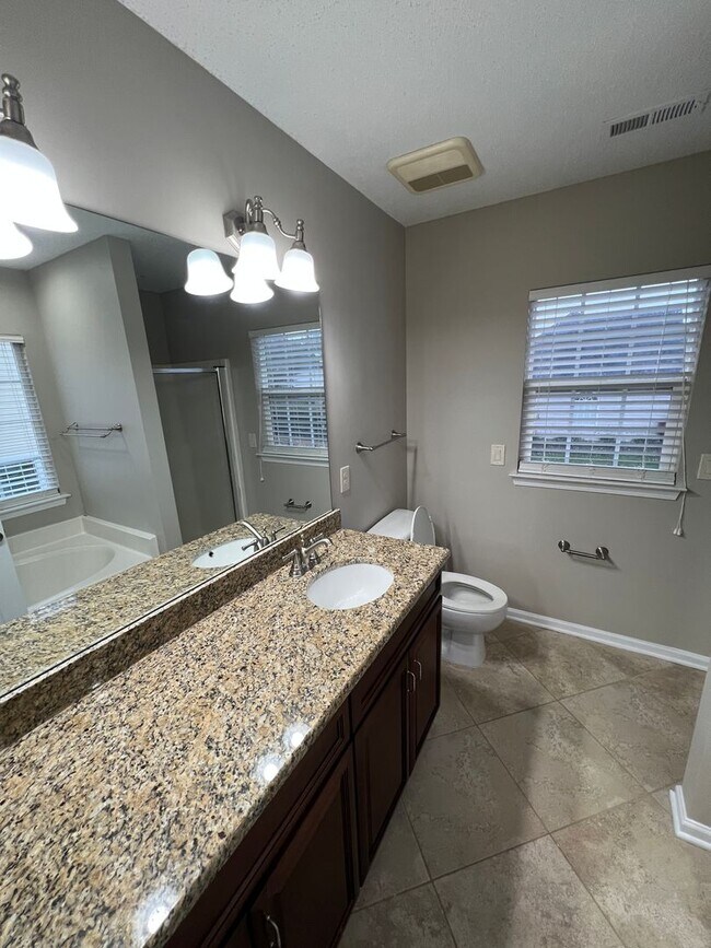 Building Photo - 4 Bedroom Home INDIAN TRAIL