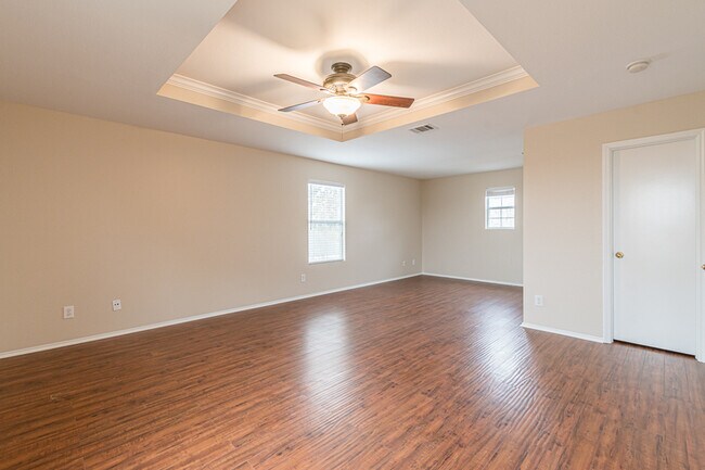 Building Photo - 137 Weeping Way