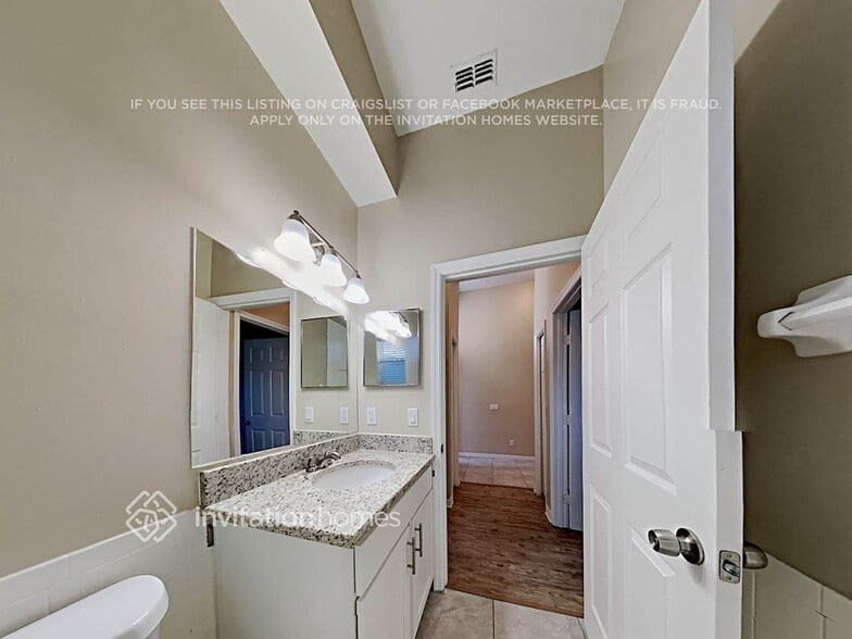 Building Photo - 2071 Lake Marion Dr