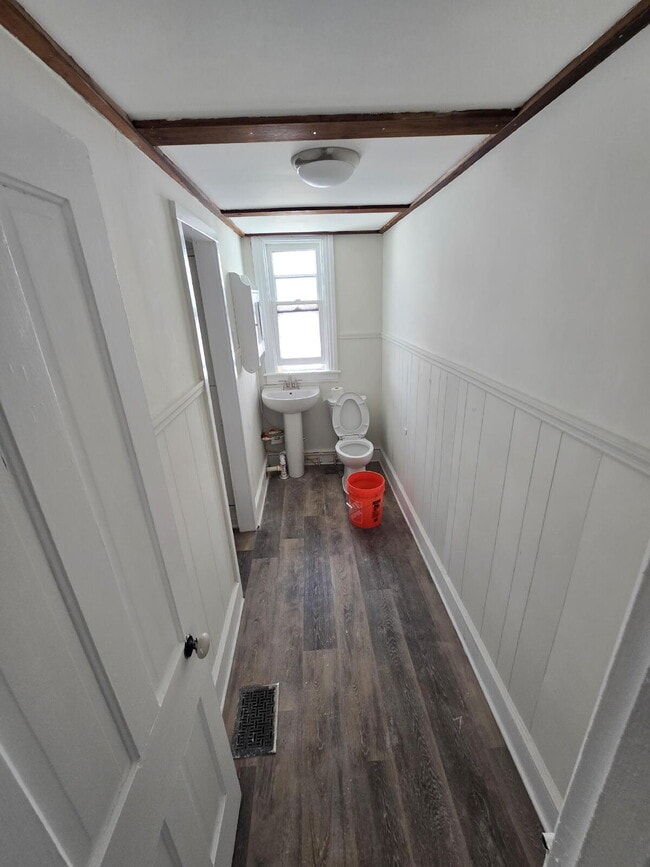 Building Photo - "Charming 3-Bedroom Home in Chambersburg - 1290 Sq Ft of Cozy Living!"