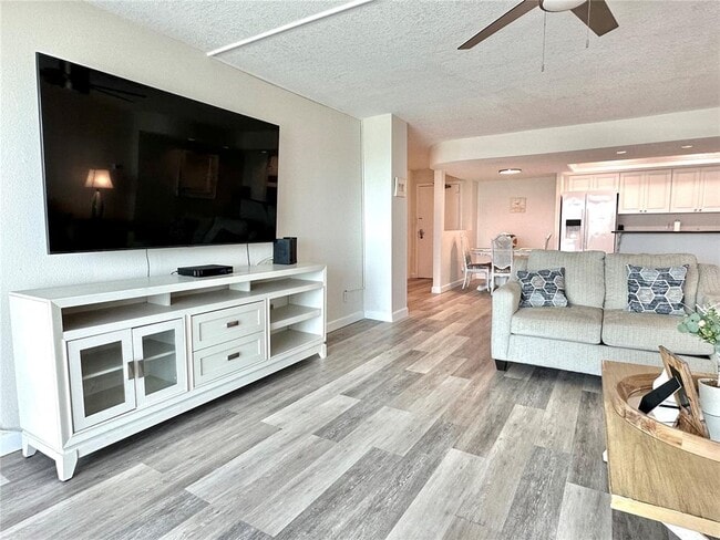 Building Photo - 851 Bayway Blvd