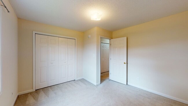 Building Photo - 504 Sumrell Way