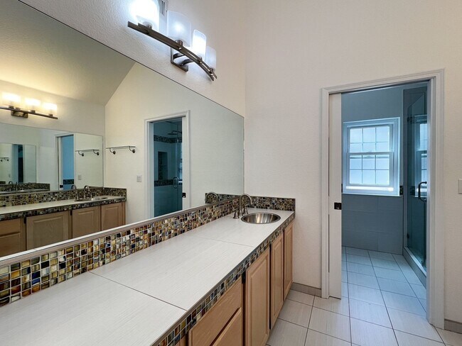 Building Photo - Beautifully Updated 3-Bedroom Home + Bonus Room with Private Backyard Retreat