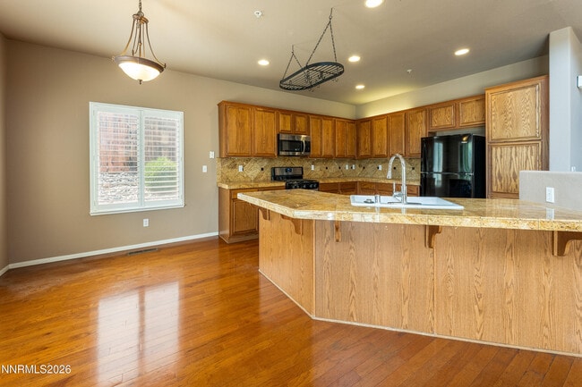 Building Photo - 3270 Creekside Ln