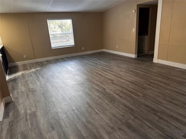 Building Photo - 12111 Anderson Dr