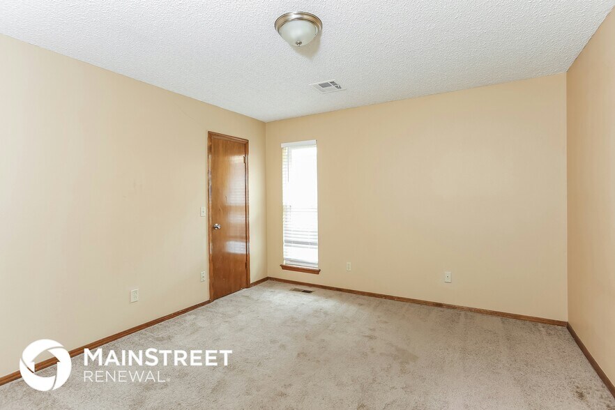 Building Photo - 8300 NW 112th Terrace