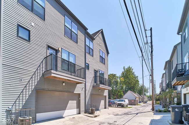 Building Photo - 1856 McQuat Pl