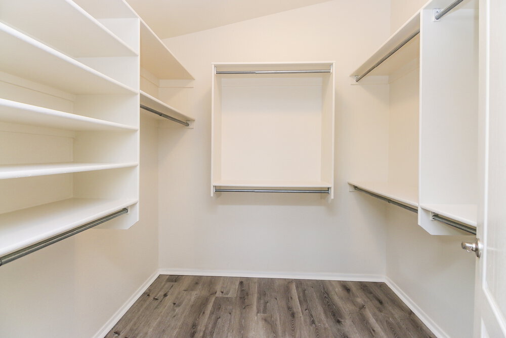 Building Photo - 12561 Desert Flower Rd