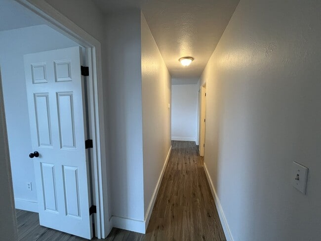 Building Photo - 3 bedroom, 3 bathroom home in the heart of Elk Grove