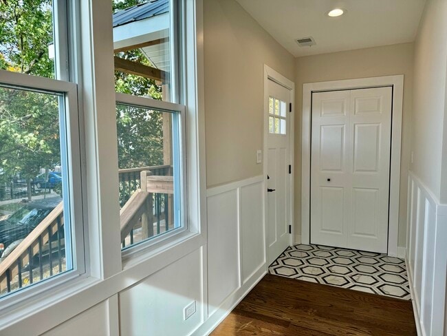 Building Photo - 3135 S 53rd Ave