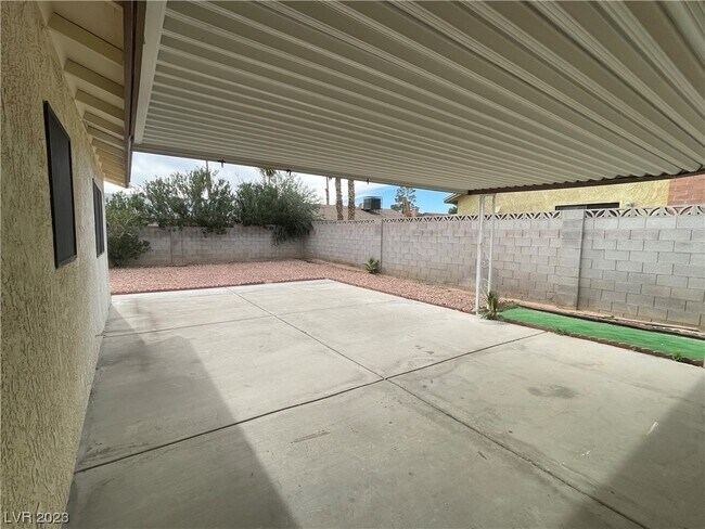 Building Photo - 6405 W Roy Rogers Dr