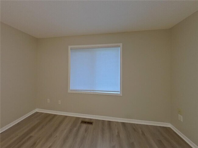 Building Photo - 8970 Windsor Cir