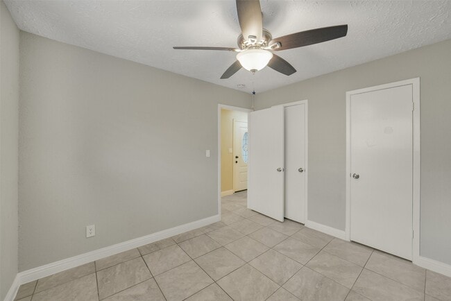 Building Photo - 21211 Park Mt Dr