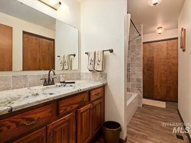 Shared bathroom - 8978 Austin St