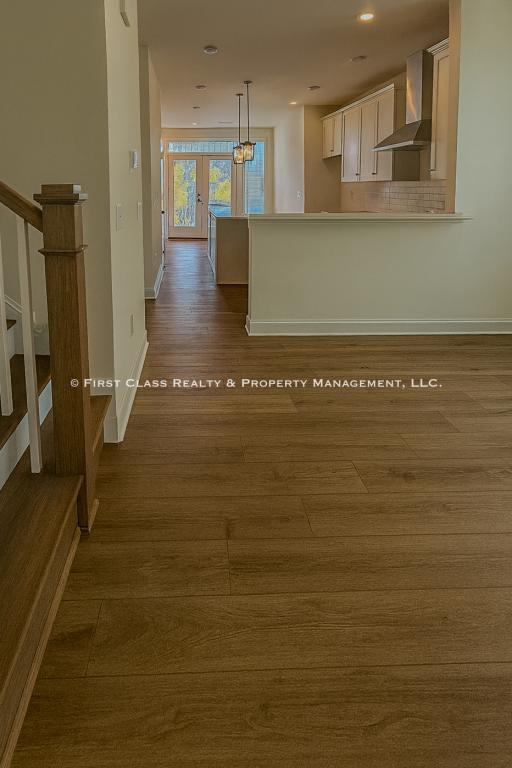 Building Photo - 338 Simeon Dr