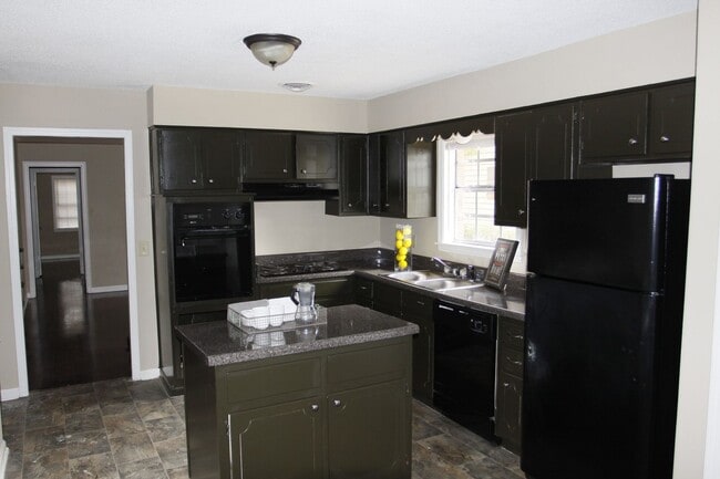 Building Photo - 3017 Domar St