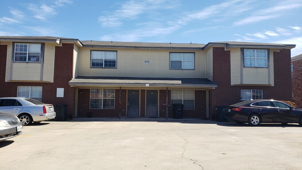 Building Photo - 2810 Cantabrian Dr