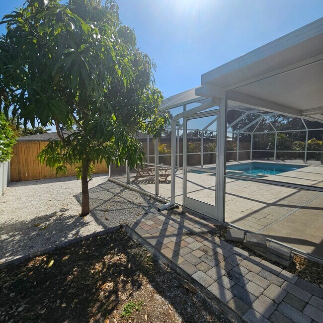 Building Photo - 6815 Anchor Way