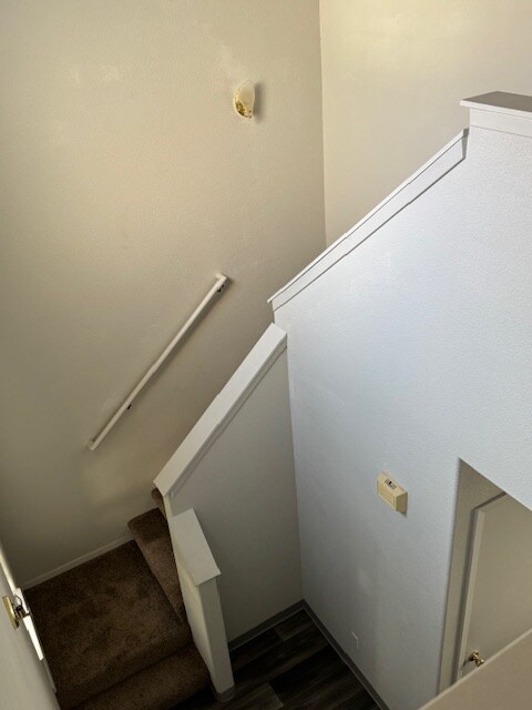 Building Photo - 553 Karcio Ct