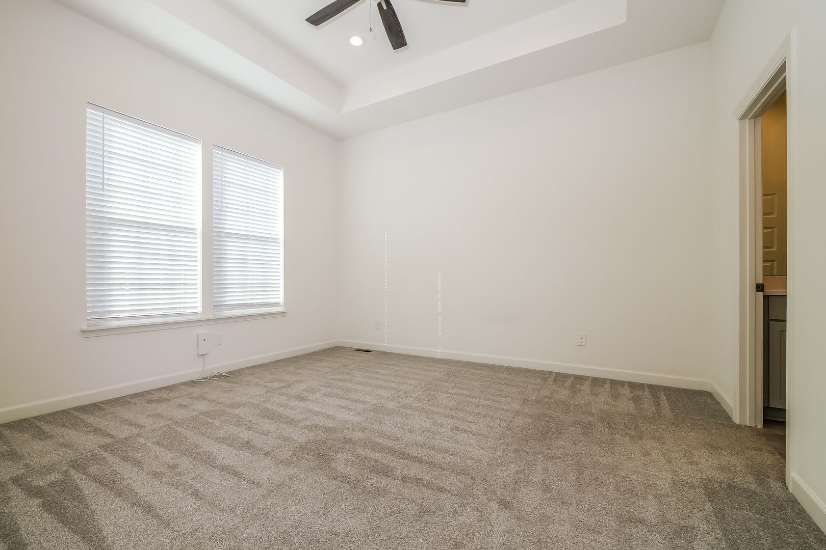 Building Photo - 16177-16177 Fontana St