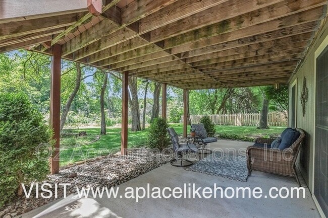 Building Photo - 13961 W 144th Ct