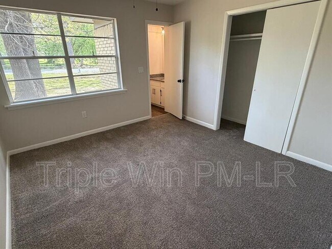 Building Photo - 17512 Bradshaw Rd