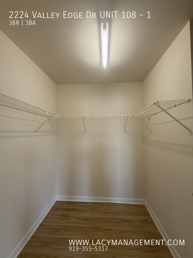 Building Photo - 2224 Valley Edge Dr