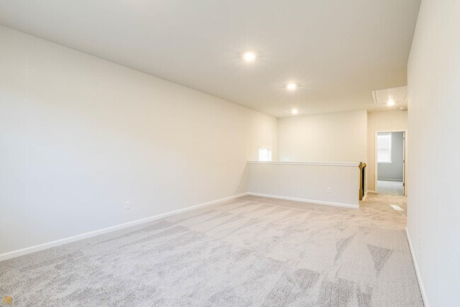 Building Photo - 360 Caledonia Ct