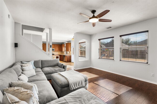 Building Photo - 7419 Chathan Glen Ln