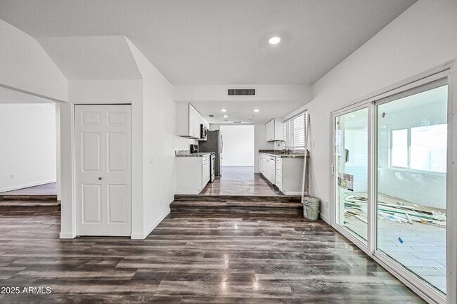 Building Photo - 5761 W Cholla St