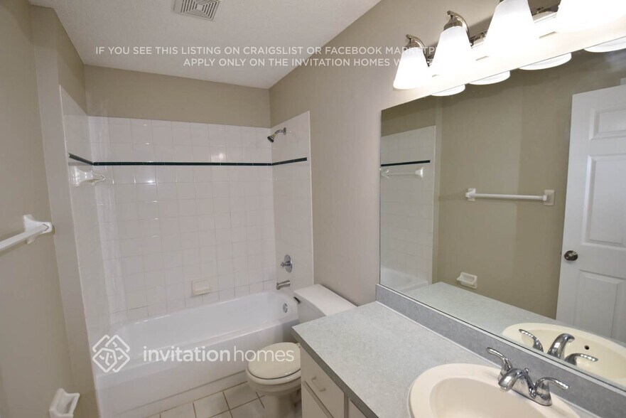 Building Photo - 3121 Silver Palm Dr