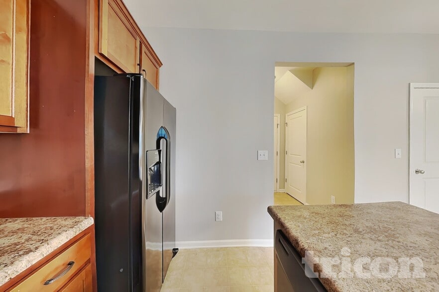 Building Photo - 2644 Andes Dr