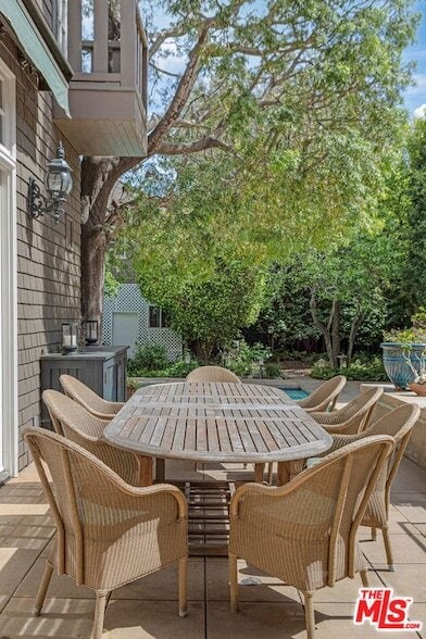 Building Photo - 226 Palisades Ave