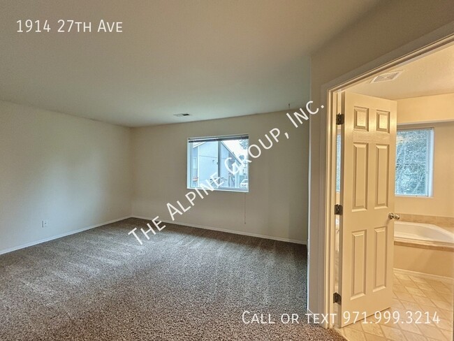 Building Photo - Townhome in Forest Grove