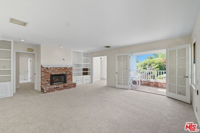 Building Photo - 4909 Morse Ave