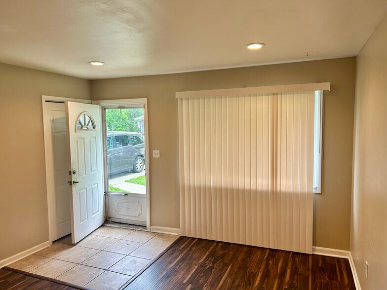 Building Photo - 8111 Timken Ave