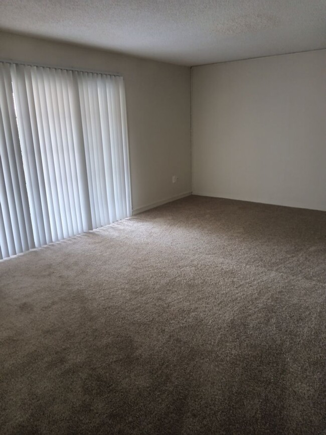 Building Photo - 2 BEDROOM 2 BATHROOM CONDO AVAILABLE FOR R...