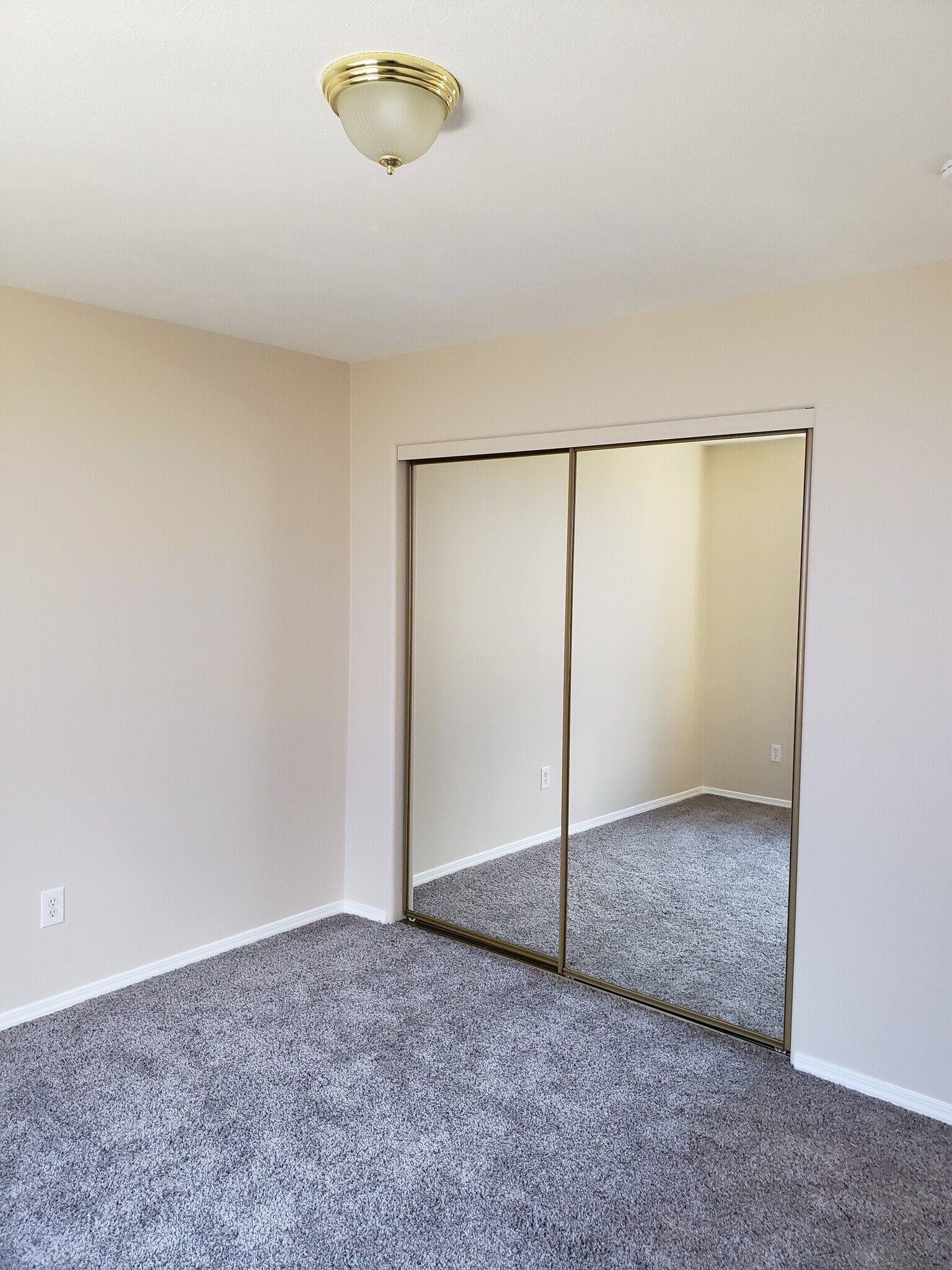 Building Photo - 709 S Scott St