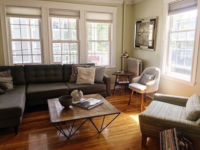 Building Photo - 57 Dimick St