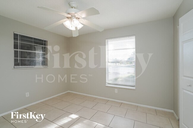 Building Photo - 1423 Caywood Cir S
